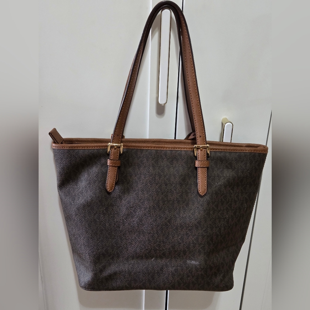 Michael Kors Jet Set TZ Snap Pocket Tote - Picture 3 of 15